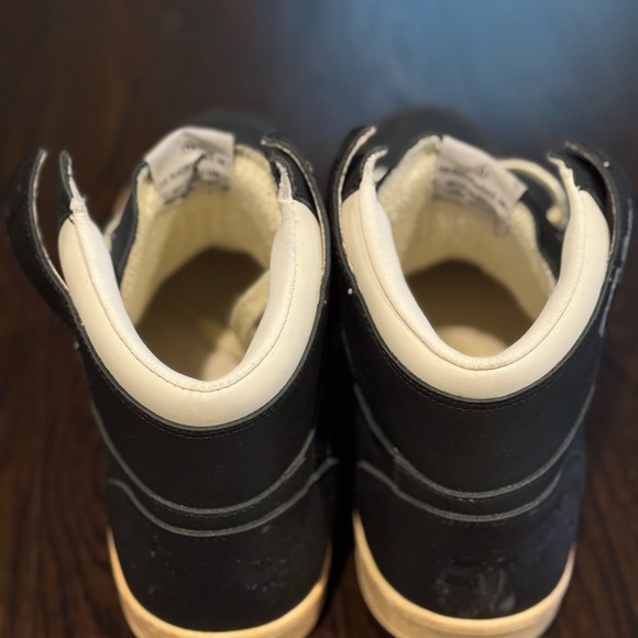 Golden Goose Black and White Sneakers - Picture 2 of 6